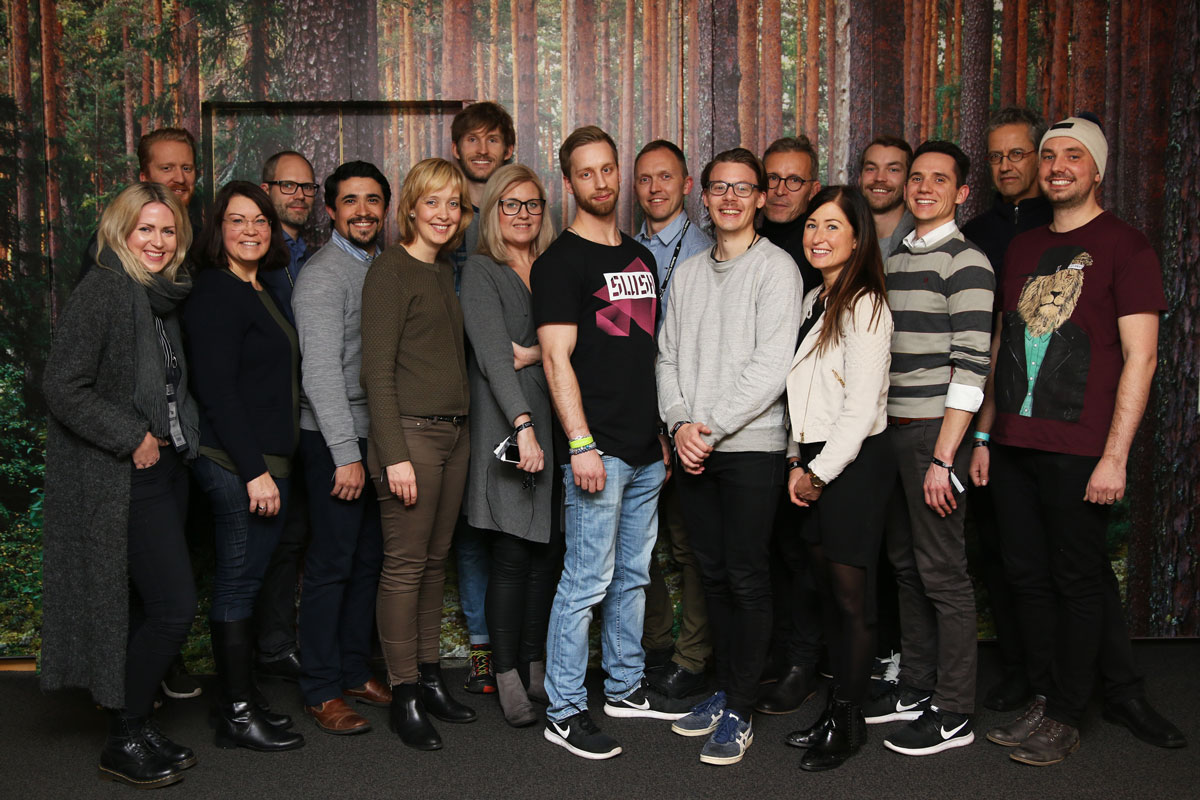 En gruppfoto på entreprenörerna och affärsutvecklarna från Jönköping som besökte festivalen Slush i Helsingfors.