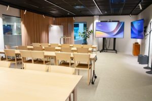 En &ouml;versiktsbild &ouml;ver m&ouml;tesrummet Cube i Science Park Towers