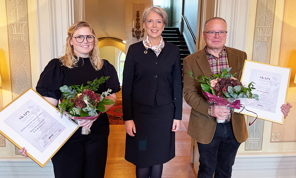 Optibinary och Orthovelox tar emot SKAPA-priset av landshövdingen i på residenset i Jönköping.